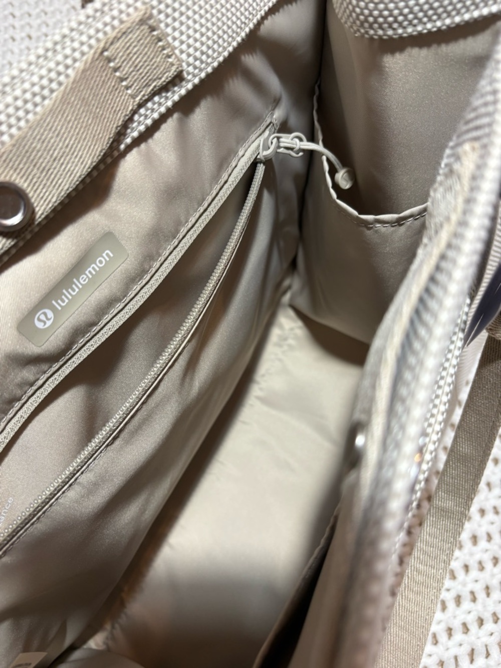 NWT lululemon two tone canvas tote 10L - Picture 14 of 14